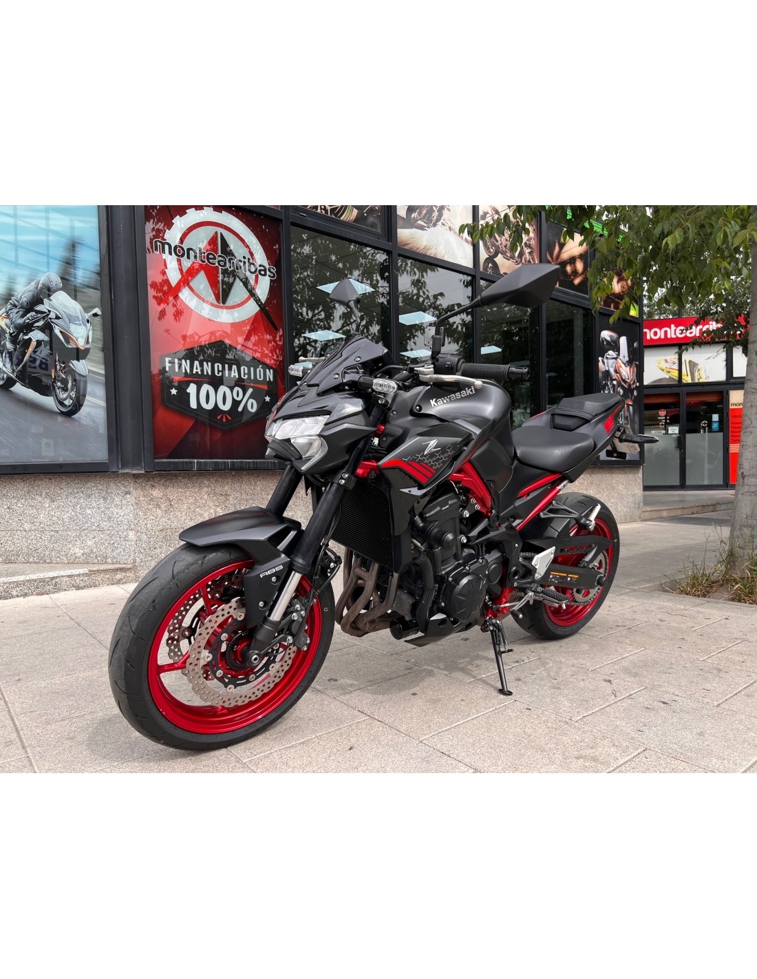 KAWASAKI Z 900 AÑO 2021 CON 10.495 KM.