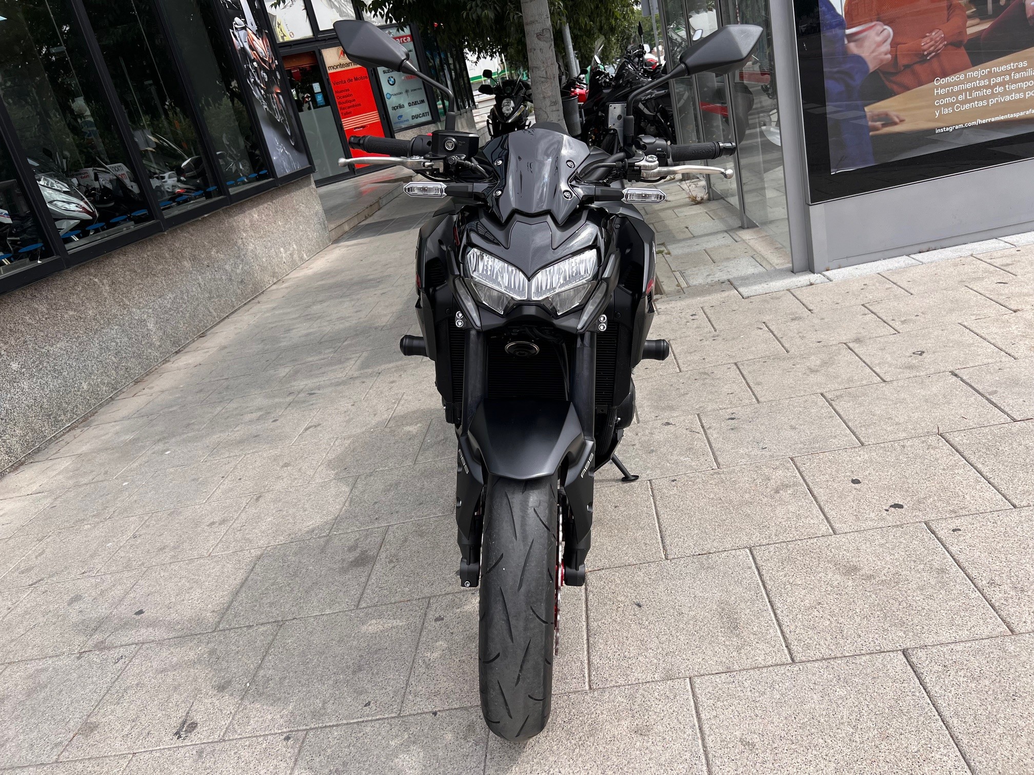 KAWASAKI Z 900 AÑO 2021 CON 10.495 KM.