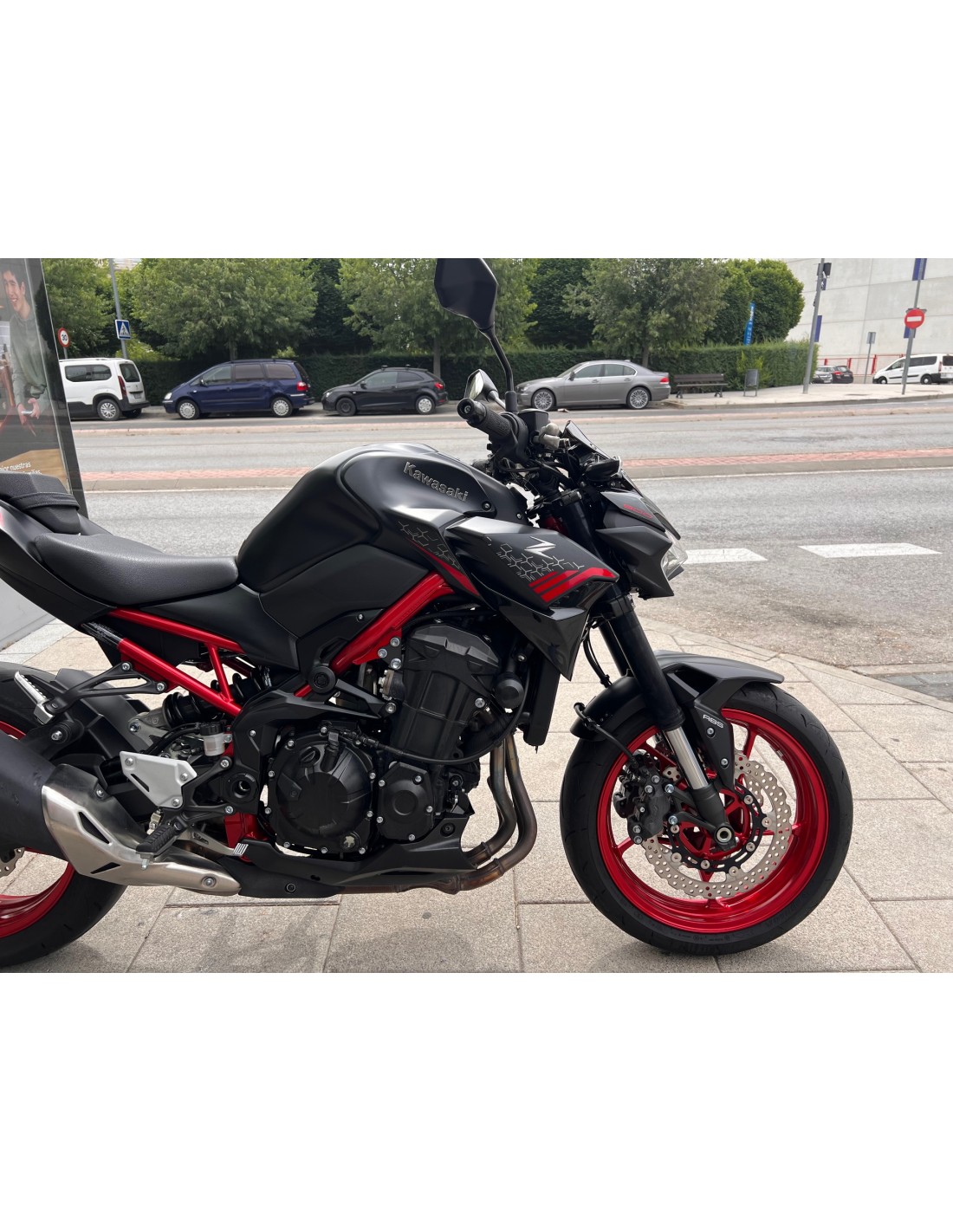 KAWASAKI Z 900 AÑO 2021 CON 10.495 KM.