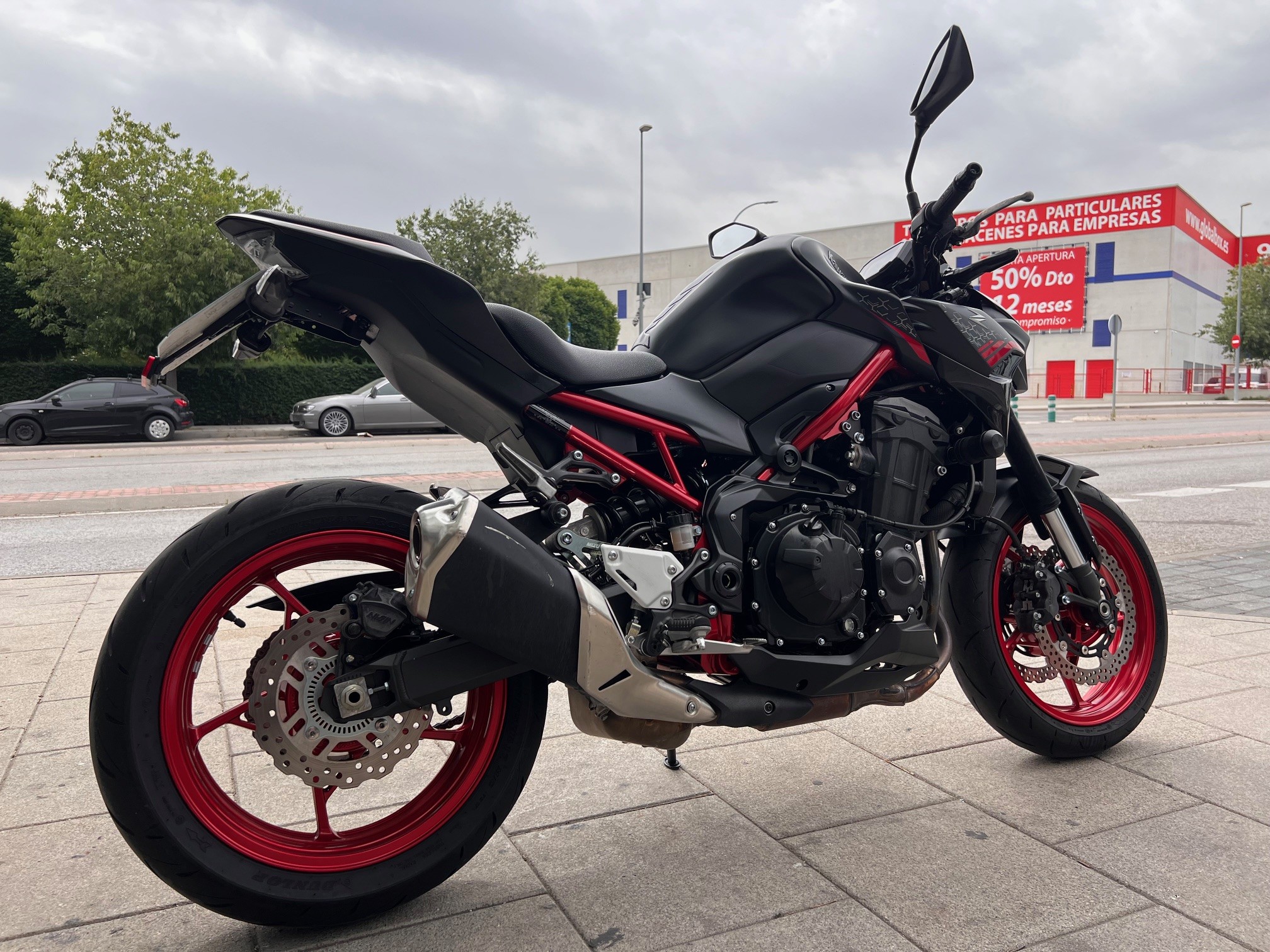 KAWASAKI Z 900 AÑO 2021 CON 10.495 KM.