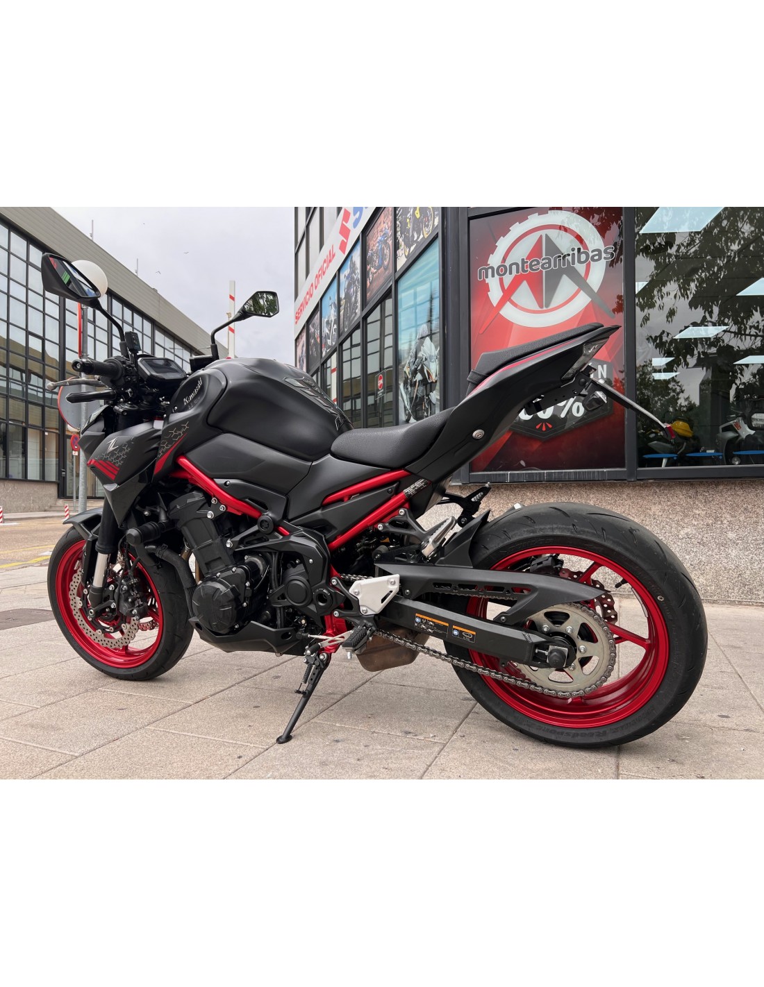 KAWASAKI Z 900 AÑO 2021 CON 10.495 KM.