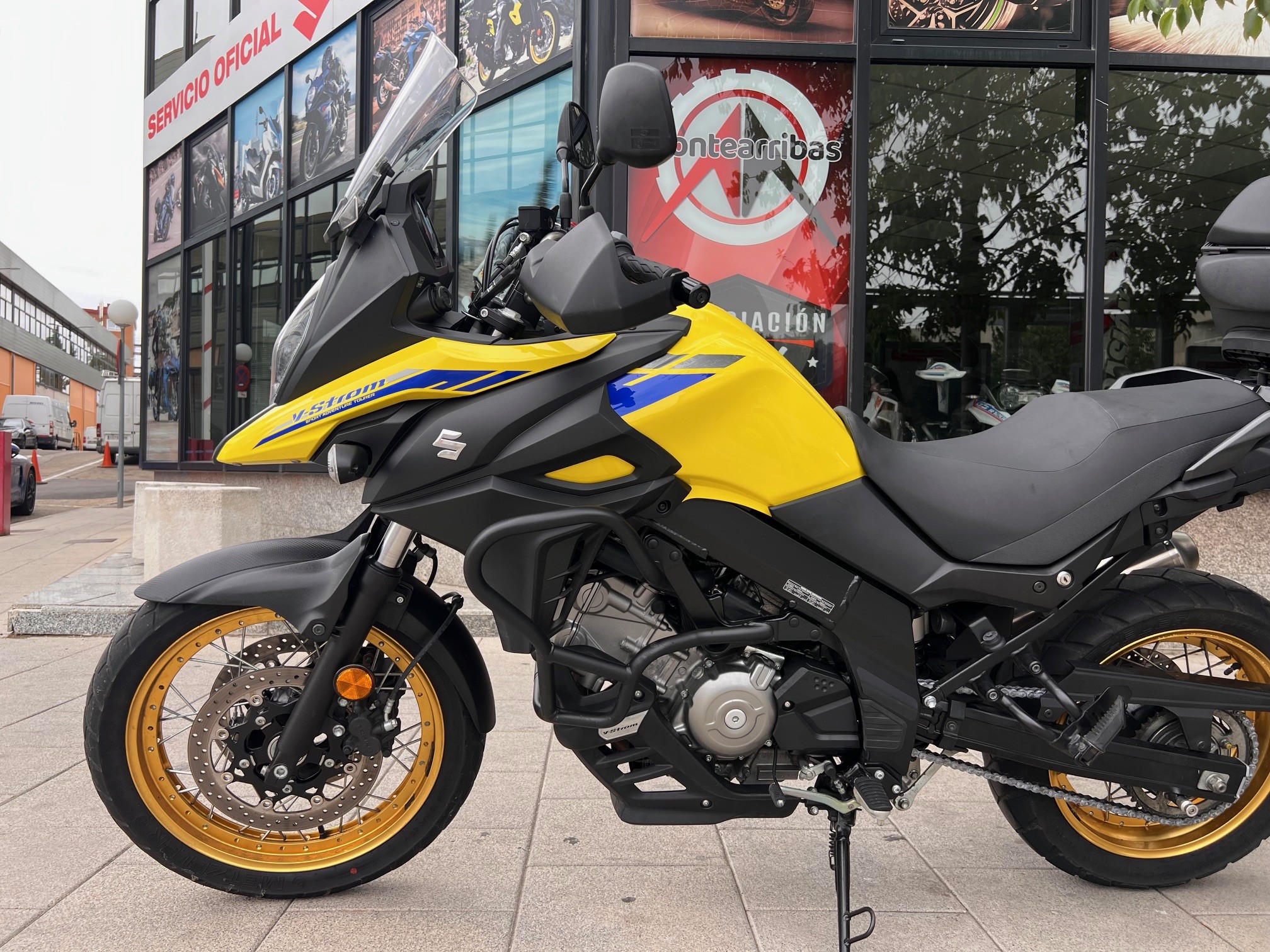 SUZUKI V-STROM 650 XT AÑO 2021 CON...