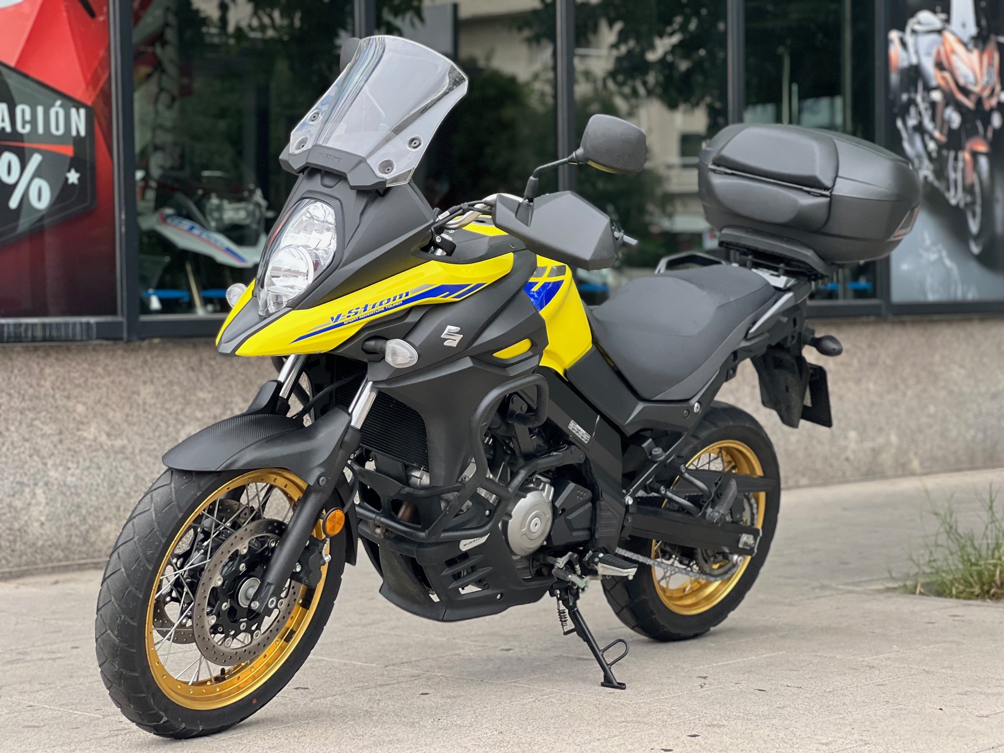 SUZUKI V-STROM 650 XT AÑO 2021 CON...