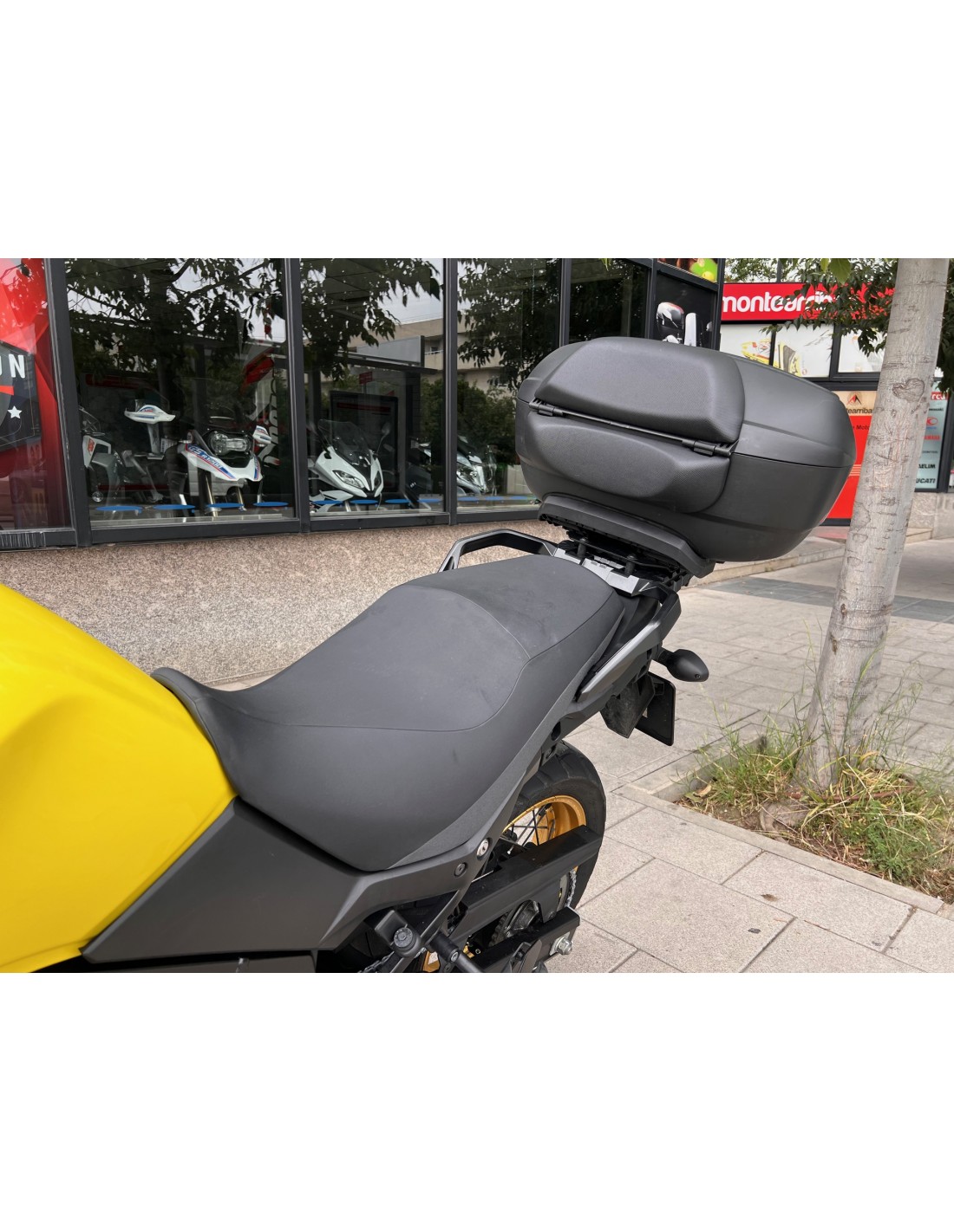 SUZUKI V-STROM 650 XT AÑO 2021 CON 13.767 KM.